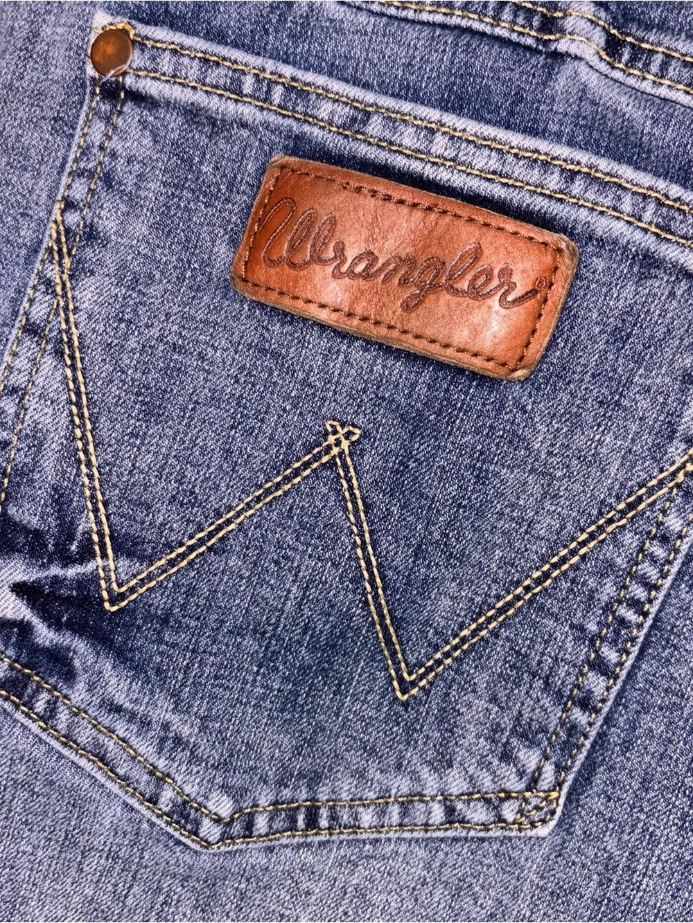 Wrangler Retro Slim Boot dark washed blue jeans 32 x 29 cowboy farm rodeo